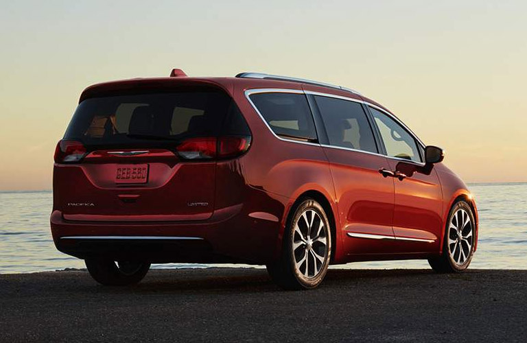 Back view of the 2017 Chrysler Pacifica 