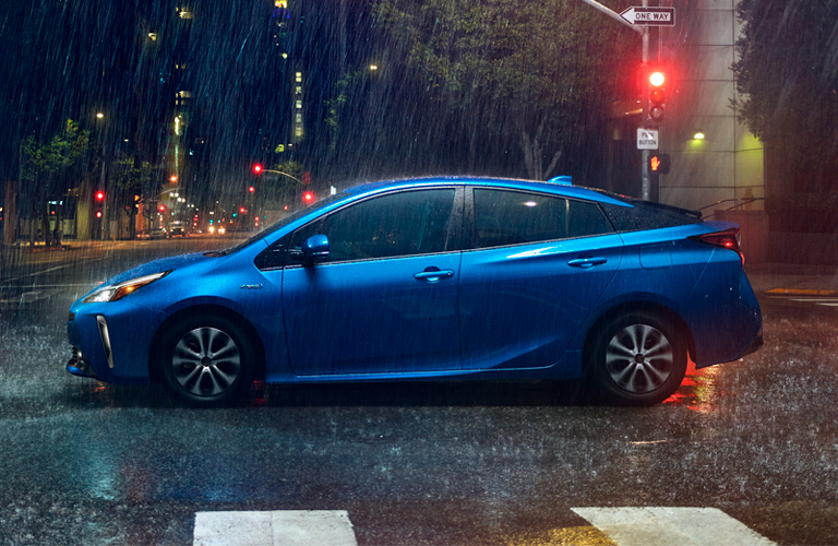 Side view of the 2019 Toyota Prius in rain