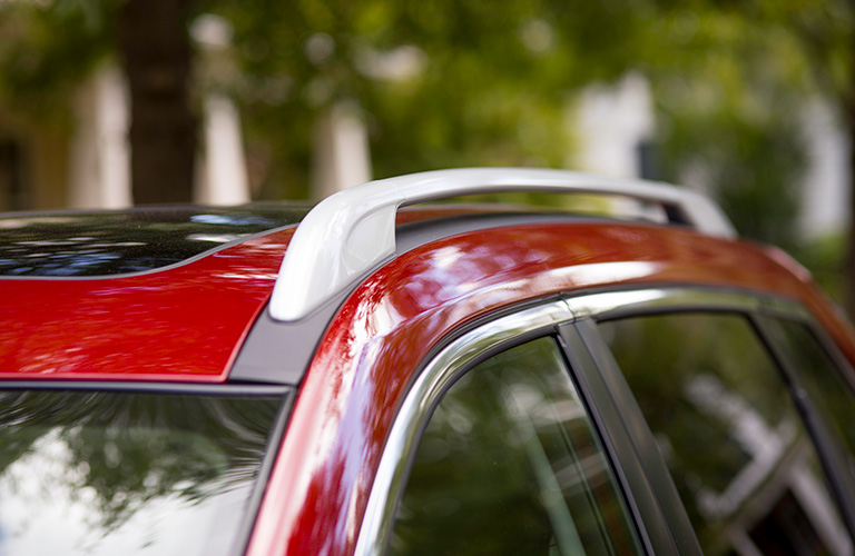 Roof rack bar on the 2019 Nissan Rogue